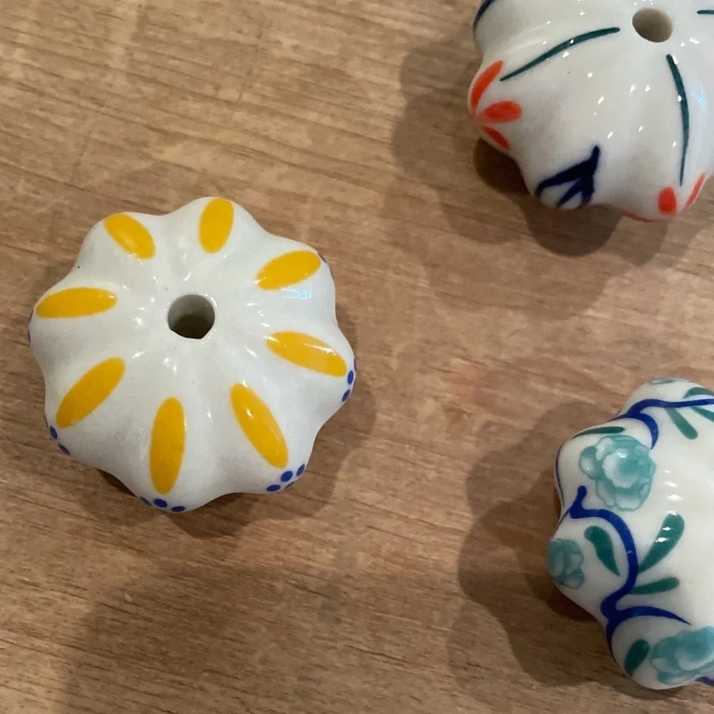 NWOT VTG Pier 1 Hand Painted Ceramic cabinet knobs drawer pulls handles (3)